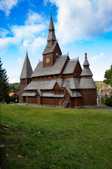 Fototapeta na wymiar Kleine Holzkirche in Hahnenklee im Harz in Deutschland