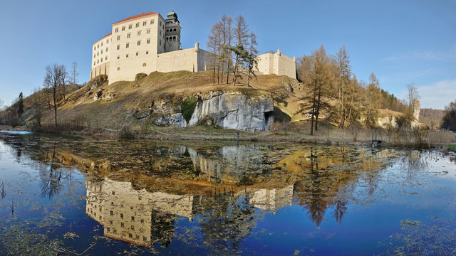 Fototapeta Zamek w Pieskowej Skale.