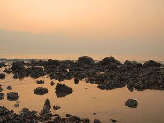 Obraz premium Slow shutter seascape view and beautiful sunrise