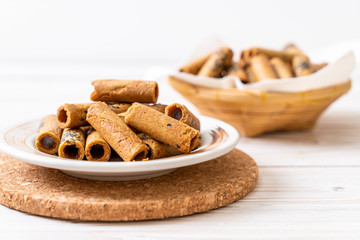 Thai crispy coconut roll