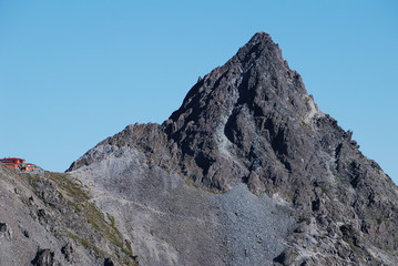 Mt. YARI from Mt. MINAMIDAKE / 南岳から眺める青天の槍ヶ岳(盛夏)