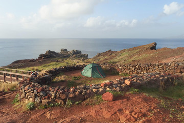 Madeira, Portugalia - miejsce biwakowe na na krańcu półwyspu Ponta de Sao Lourenco © Iwona