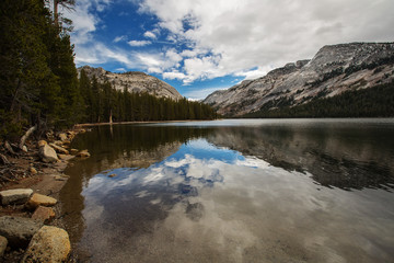 Fototapeta premium Spectacular views of the Yosemite National Park in autumn, California, USA