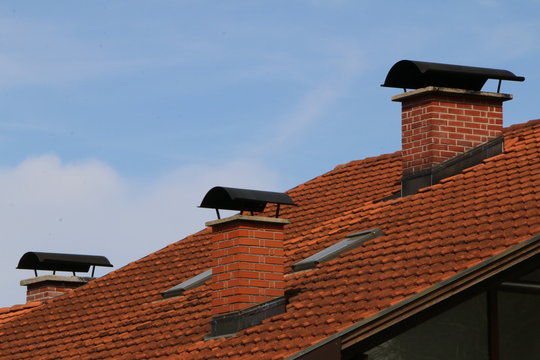 Roof with chimneys, Dach mit Schornsteinen