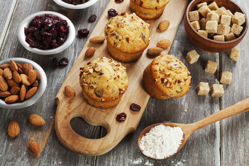 Muffins with dried fruits