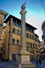 Fototapeta na wymiar Florenz, Piazza Santa Trinita