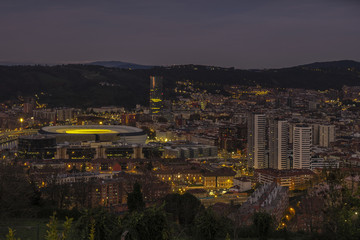 Obraz premium the city of Bilbao at night