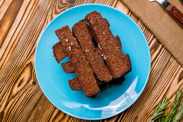 fried Garlic croutons