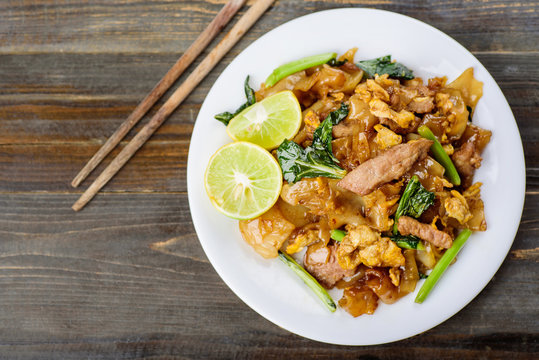 Thai food, stir fried rice noodle in soy sauce (Pad See Ew)