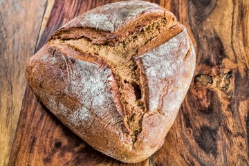 Dunkles Brot