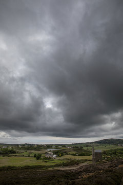 Wolken &uuml;ber Anglesey - Wales - Britische Inseln