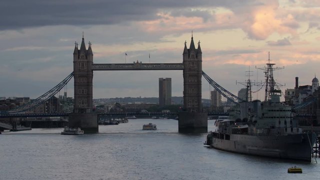 Evening to night timelapse at Tower Bridge, London