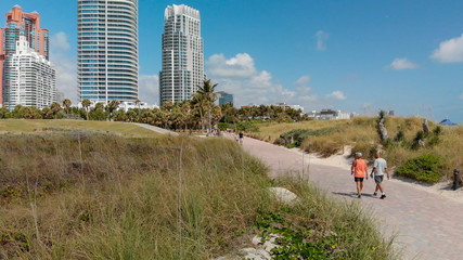 Obraz premium Beach of South Pointe in Miami Beach, Florda aerial view
