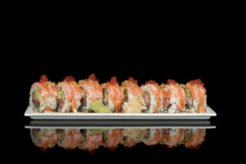 siyah fonda suşi çeşitleri