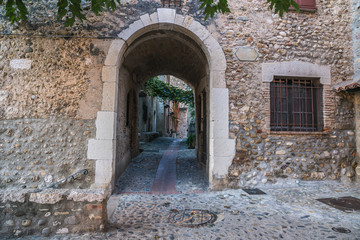 Fototapeta na wymiar Entrance to the old French village