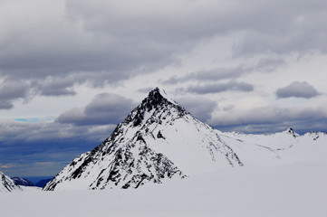 Fototapeta na wymiar Norwegian mountain. Sunnmøreaplane.
