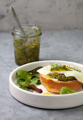 sandwich with pesto, egg