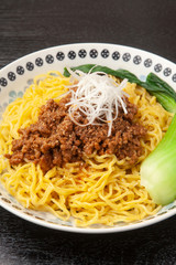 汁なし担々麺