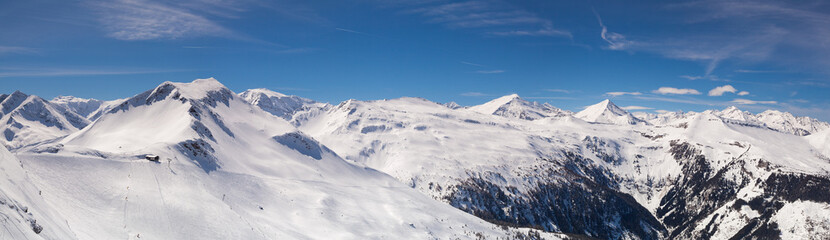Fototapeta na wymiar Winter scenery in the ski resort, Bad Hofgastein, Austria.