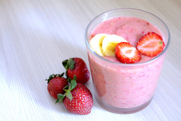 strawberry and banana smoothies
