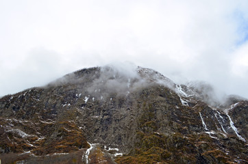 La bellissima Norvegia, paese del nord. Viaggio spettacolare nei fiordi di bergen e oslo. I paesaggi d'inverno incantano il turista, in un viaggio ed un'avventura da sogno negli specchi mare nordico