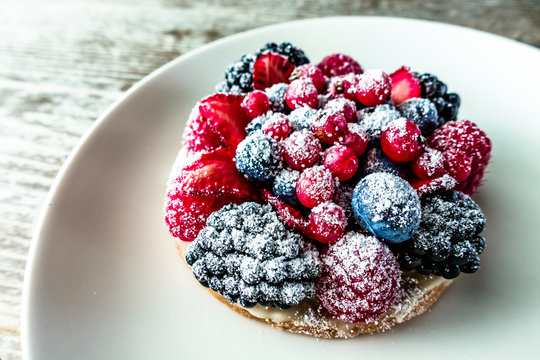 cake with berries