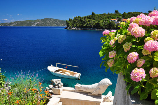 Fototapeta Adriatic blue sea on holidays Croatia