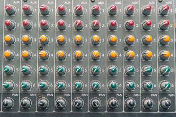 Control details on the mixing console