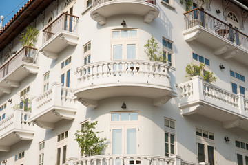 Fototapeta na wymiar balcony, beautitful building facade exterior 