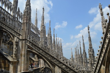 Fototapeta na wymiar catedral de milão itália
