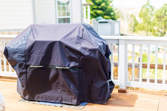 Outdoor gas grill