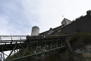 Salzburg, Stadt, historisch, Mozart, Mozartstadt, Salzach, Dom, Salzburger Dom, Jedermann, Hohensalzburg, Festung, Festspielhaus, Sankt Peter, Getreidegasse,