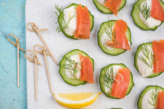 Smoked salmon, cottage cheese and cucumber snack