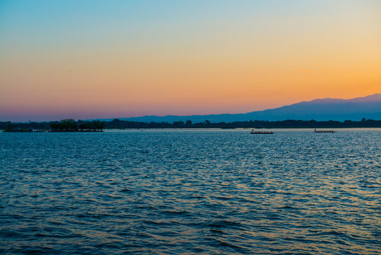Sunset at Kwan Phayao