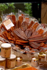 イタリアの食材と市場の風景