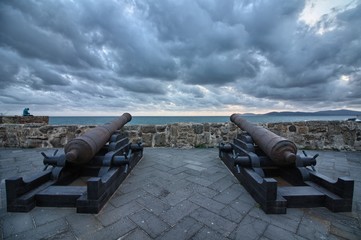 Alghero, cannoni lungo i bastioni