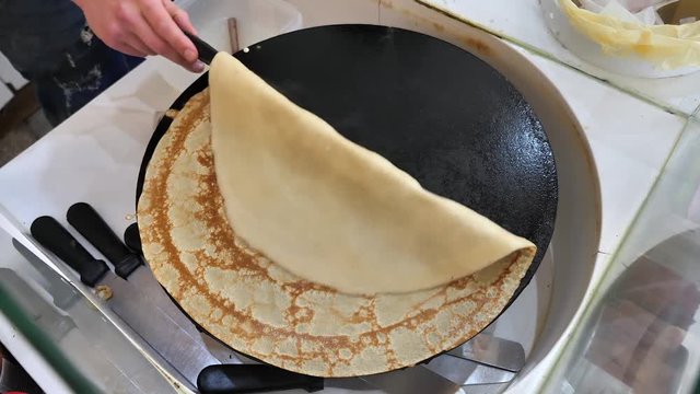 Chef making a Traditional French crepe (60fps)