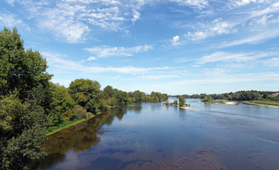 Obraz premium Loire river banks in Loire et Cher country