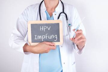 HPV Impfung mit einem Arzt und einer Schutzimpfung