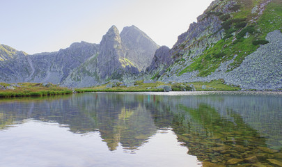 Fototapeta na wymiar beautiful lake in Retezat National Park, Romania