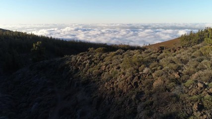 Au dessus des Nuages