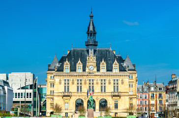 Fototapeta na wymiar Mairie de Vincennes, the town hall of Vincennes near Paris, France