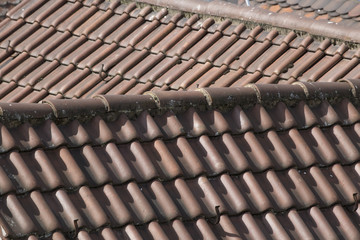 Dachziegel auf Hausdächern
