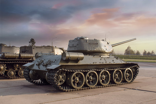 Medium tank of combat support T-34