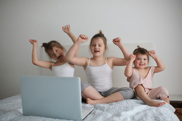 kids girls funny crazy kids with laptop