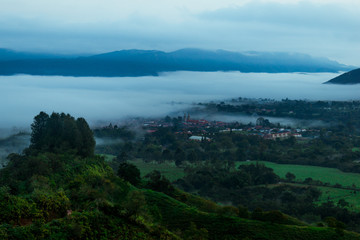 Obraz premium BEAUTIFUL RURAL DAWN