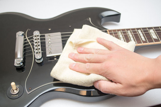 ギター　拭く