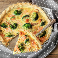 tarte et part au saumon et brocolis 1