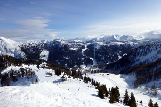 Skifahrer im Skigebiet Zauchensee