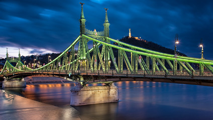 Obraz premium Famous Liberty bridge in Budapest, Hungary